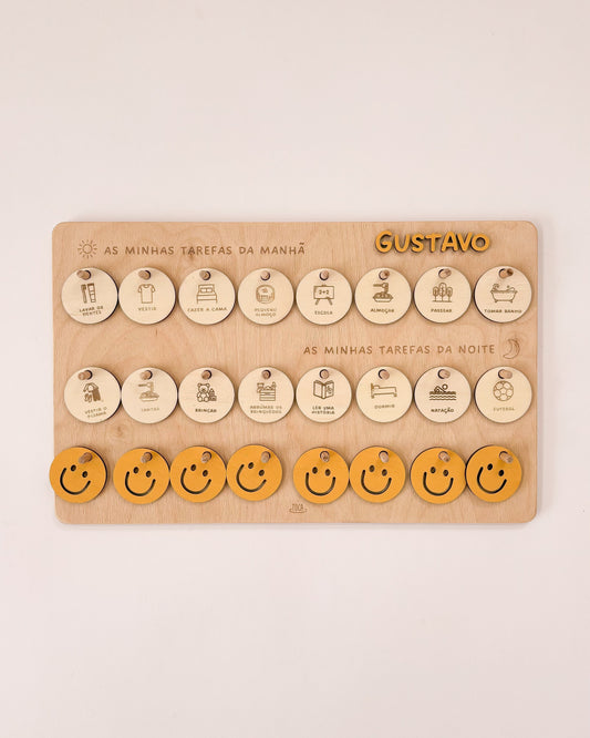Quadro de rotina duplo com tarefas ilustradas.