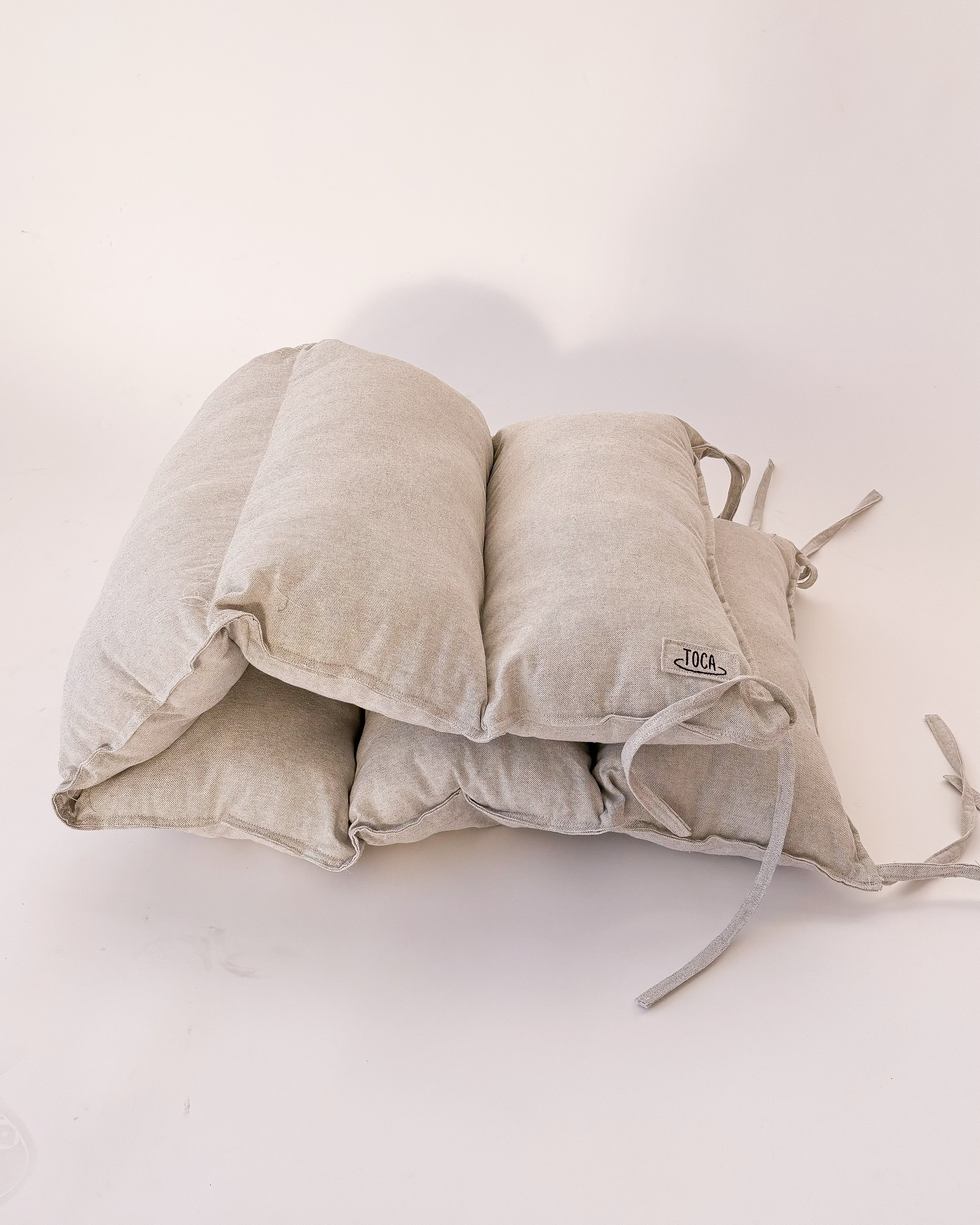 Almofada feita à medida para o Arco Pikler, encaixe perfeito para maior conforto nas brincadeiras.