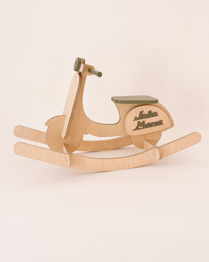 Baloiço infantil em forma de vespa, ideal para estimular o equilíbrio e o desenvolvimento motor.