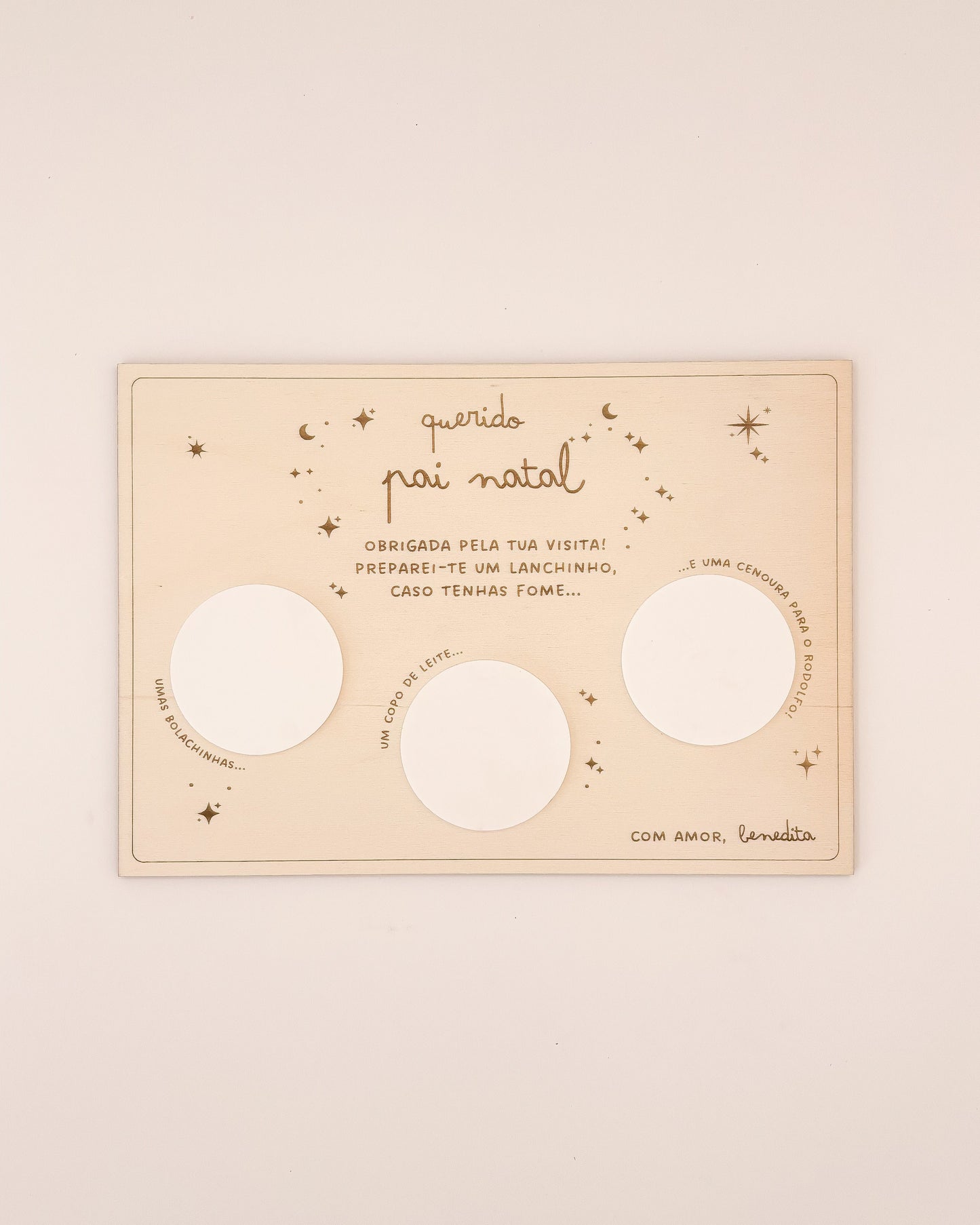 Tabuleiro de Natal personalizado com marcações para leite, bolachas e cenouras.