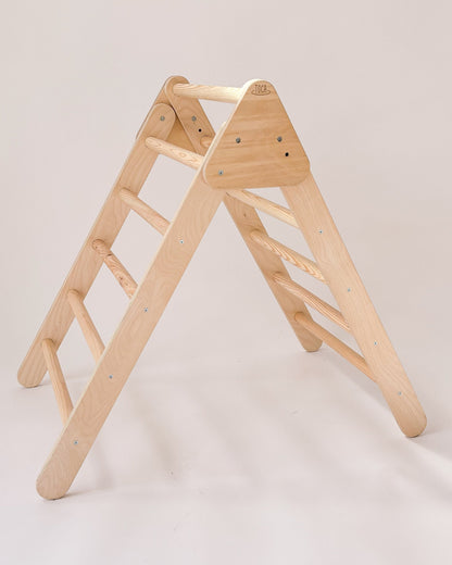 Brinquedo Pikler original em madeira para crianças, ideal para desenvolvimento motor e educativo